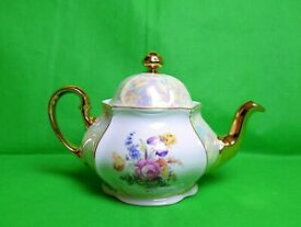 【送料無料】キッチン用品・食器・調理器具・陶器　ボヘミアチェコスロバキアゴールドフローラル・ラストル・ティーポットBohemia Czechoslovakia Gold / Floral Lustre Teapot