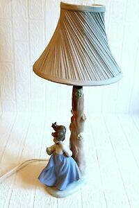 yzLb`piEHEE@Be[WAhãtBMAvɂăXyCŎ`Vintage 1987 Handmade in Spain by LLADRO Daisa NAO Porcelain Figurine Lam