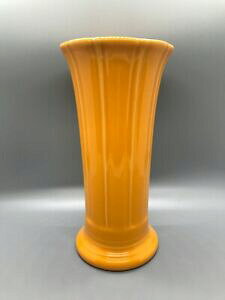 yzLb`piEHEE@tBGX^X[Ԃ̉ԕro^[XRb`tBGXgEFAIW萔Fiesta Small 8 Flower Vase in Butterscotch | Fiestaware Orange Limited Quant