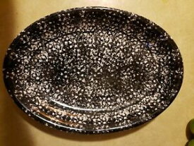 【送料無料】キッチン用品・食器・調理器具・陶器　Vintage Roma, Inc.Lg 16 Black/White Spongeware Serving Platter