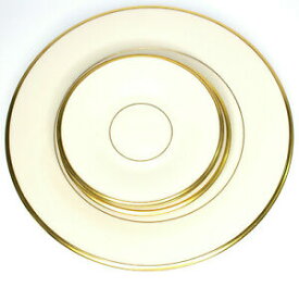 【送料無料】キッチン用品・食器・調理器具・陶器　レノックスエターナルゴールドトリムディナープレート、パンとバタープレート、ソーサーLenox Eternal Gold Trim 3 Pc: Dinner Plate, Bread and Butter Plate, Saucer