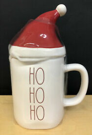 【送料無料】キッチン用品・食器・調理器具・陶器　新しいホリデークリスマスレッドサンタハットトッパーとマグカップNEW 2020 RAE DUNN Holiday Christmas Red HOHOHO Mug With Santa Hat Topper HTF