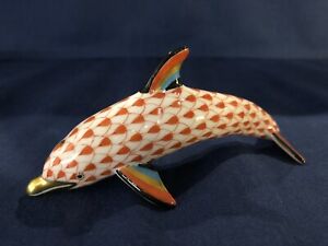 【送料無料】キッチン用品・食器・調理器具・陶器 ヘレンドフィギュアミディアムドルフィンラストオレンジフィッシュネットHerend Figurine - Medium Dolphin 15396 - Rust / Orange Fishnet