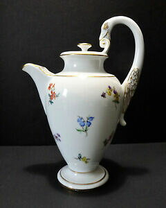 yzLb`piEHEE@AeB[N}CZR[q[|bgAXnhAntique Meissen Coffee Pot, Swan Handle
