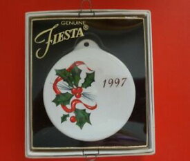 【送料無料】キッチン用品・食器・調理器具・陶器　ヴィンテージフィエスタホワイトクリスマス装飾ホリーベリーフィエストラNIB Vintage 1997 Fiesta White Christmas Ornament　HOLLY &amp; BERRY Fiestaware