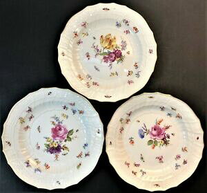 yzLb`piEHEE@IWi}CZztT[rXfBi[v[gOriginal Three Meissen Hofservice Porcelain Dinner Plates