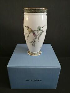 yzLb`piEHEE@EFbOEbhԕrn~OWedgwood Vase ..Humming birds