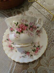 yzLb`piEHEE@hgCAo[gx_[[Yg[Y{[`CieB[Jbv\[T[COhDOULTON ROYAL ALBERT Lavender Rose