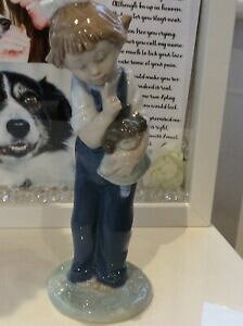 yzLb`piEHEE@iIEoCEbhtBMAXyCŎBl`nbV̎qBNNao by Lladro figurine Handmade in Spain. Girl with Doll 'Hush'.