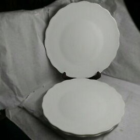 【送料無料】キッチン用品・食器・調理器具・陶器　ニコールミラーホームロータスディナープレートホワイトスカラップロットNicole Miller Home Lotus 11　Dinner Plates White Scalloped LOT OF 3