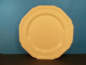 【送料無料】キッチン用品・食器・調理器具・陶器　ミカサチャイナアンティークホワイトパターンラウンドプラッターチョッププレートMikasa China Antique White HK400 Pattern Round Platter Chop Plate 12
