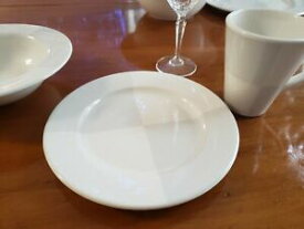 【送料無料】キッチン用品・食器・調理器具・陶器　ノーティカシグネチャー食器アークティックホワイトサラダデザートプレートアメリカNautica Signature Tablewares　ARCTIC WHITE　8-3/8 Salad/Dessert Plates　USA?