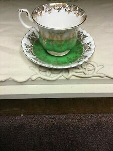 yzLb`piEHEE@Be[WCAo[g{[`CieB[Jbv[KV[YACO[̉Vintage Royal Albert Bone China Teacup Rega