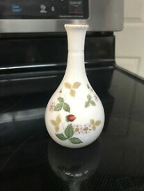 楽天市場 ウエッジウッド ワイルドストロベリー 花瓶の通販