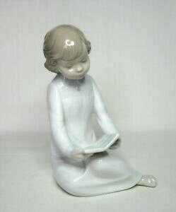 yzLb`piEHEE@UtB[ENƖ{̎tBMAhiIXyCtIEtFifXZaphir Boy with Book Porcelain Figurine (Lladro / Nao) Spain - Julio F