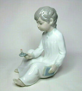 yzLb`piEHEE@UtB[ENƃLhE|[EtBMAhiIXyCtIEtFifXZaphir Boy with Candle Porcelain Figurine (Lladro