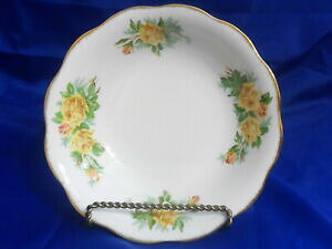 yzLb`piEHEE@Be[WCAo[geB[[YCG[EhxW^u{EVintage Royal Albert Tea Rose Yellow 9 Round Vegetable Bowl