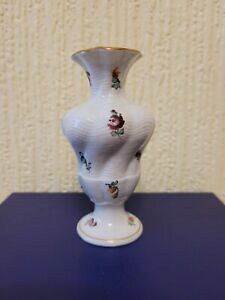 yzLb`piEHEE@jtFuÑ~j`AԕrNX^[fCW[fNymphenburg - Porcelain Miniature Vase - Cluster Daisy Model 527 - 1910-1975