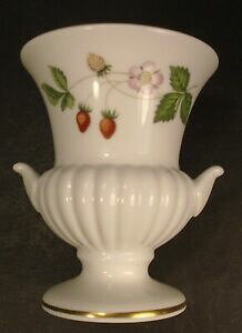 yzLb`piEHEE@EFWEbh{[`CiChXgx[ȍىԕrCMXWedgwood Bone China Wild Strawberry Small Urn Bud Vase Made In England
