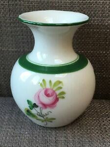 yzLb`piEHEE@wEB[[Y~j`AԕrHerend Porcelain Vienna Rose Miniature Vase