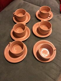 【送料無料】キッチン用品・食器・調理器具・陶器　ピンクのソーサープレートとカップのヴィンテージロットVintage Lot Of Pink Saucer Plates And Cups