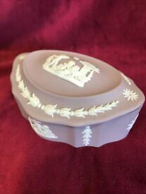 【送料無料】キッチン用品・食器・調理器具・陶器　ライラックカラーウェドウッド装い身装装装具ポットオーバル形状(E6) Lilac Coloured Wedgwood Lidded Trinket Pot Oval Shape