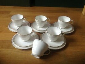 【送料無料】キッチン用品・食器・調理器具・陶器　中国公爵夫人アスコットパターンティートリオティーカップスカラップDuchess China ( Ascot Pattern ) 5 Tea Trios &amp; 1 Tea Cup Scalloped.