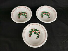 【送料無料】キッチン用品・食器・調理器具・陶器　フィエスタウェアホリーリボンホリデークリスマスリムスープボウルワイド3 Fiestaware Holly &amp; Ribbon Holiday Christmas Rimmed Soup Bowls 7'' Wide HLC