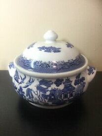 【送料無料】キッチン用品・食器・調理器具・陶器　Churchill Willow China Blue Covered Vegetable Bowl Excellent!