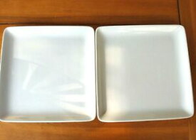 【送料無料】キッチン用品・食器・調理器具・陶器　甘やかされたシェフシンプルな追加スクエアホワイトディナープレート、2-Pampered Chef Simple Additions 10.25 Square White Dinner Plates, VGC