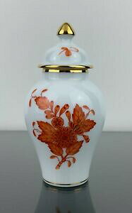 yzLb`piEHEE@whA|C̃u[PXg~j`Aԕr̍قƊW~g̏Herend Apponyi Chinese Bouquet Rust Miniature Vase Urn With Lid Mint Condition