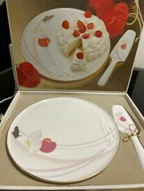 【送料無料】キッチン用品・食器・調理器具・陶器　ミカサケーキプレートとサーバーブランド新品Mikasa Cake Plate And Server Brand New