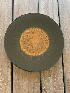 yzLb`piEHEE@W[XEtXENb^EfBi[v[gAAIWAubNAuG^Jars France Kuttara Dinner Plate, 10-1/2, Orange, black, Vuelta