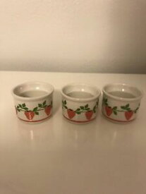 【送料無料】キッチン用品・食器・調理器具・陶器　ヴィレロイ・ボッホストロベリーエッグカップセットオブVilleroy Boch Strawberry Egg Cup- Set Of 3
