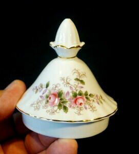 yzLb`piEHEE@R[q[|bĝ߂̔CAo[gx_[[YbhBeautiful Royal Albert Lavender Rose Lid For Coffee Pot