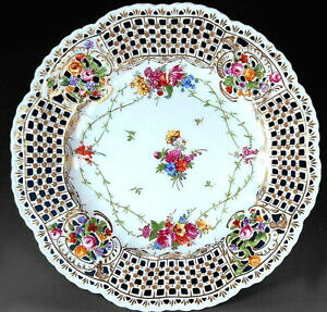 yzLb`piEHEE@AeB[NhXfhԕΖԖڕtLrlbgv[gRARE ANTIQUE DRESDEN HAND PAINTED RAISED FLOWER JEWEL RETICULATED CABINET PLATE!