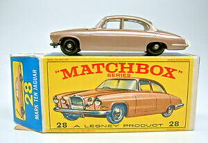 【送料無料】模型車 モデルカー マッチボックスジャガーブラウメタリックバージョンアンラッカーエンジントップインボックス