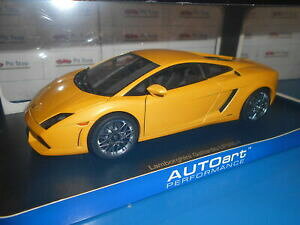 オートアート 1/18 ランボルギーニ ガヤルド LP560-4 スーパー 