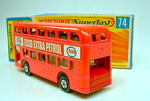 yz͌^ fJ[ }b`{bNX_C[oXJ[sNbhx[Xv[ggbvC{bNXmatchbox sf no 74a daimler bus 2 coloured pink with d red base plate top in box
