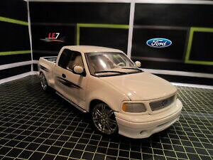 �y���������z�͌^�� ���f���J�[ �t�H�[�h?�z���C�gertl ford f150 2003 118 ? white