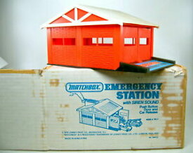 【送料無料】模型車 モデルカー マッチボックスステーションミントインボックスmatchbox emergency station usa 1975 mint in box