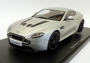 yz͌^ fJ[ I[gA[gXP[AXg}[eB@e[Wautoart 118 scale 70251 2015 aston martin v12 vantage smeteorite silver