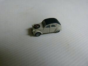 �y���������z�͌^�� ���f���J�[ ���j�o�[�T�����^���I�[�V�g���G���T�n��universal hobbies metal oh 187 citroen 2cv 4x4 sahara