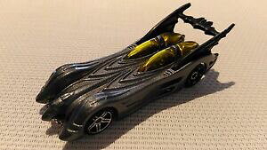 yz͌^ fJ[ ~j`AzbgzC[obg[rR~bNminiature car hotwheels batmobil tm amp; dc comics s03 very good condition