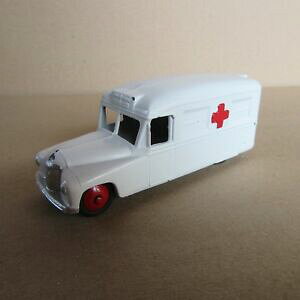 yz͌^ fJ[ fBL[_C[Jm81f dinky 253 ambulance daimler painted meccano