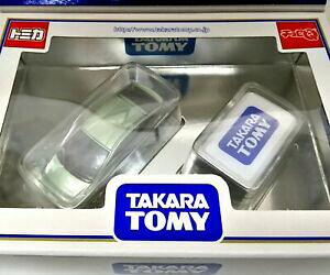 �y���������z�͌^�� ���f���J�[ �g�~�J�^�J���g���^�v���E�X�`�����o�X�j���[tomica takara 2006 toyota prius 160 choroq bus tomy 106