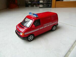 �y���������z�͌^�� ���f���J�[ �t�H���N�X���[�Q���o�X�R���r���@���G���W���z���E�F���~�j�`���Avolkswagen t3 bus kombi van fire engine hongwell 143 miniature