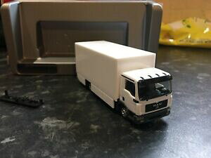 yz͌^ fJ[ wp}g{bNX[[e[tgv[zCgherpa man tgl 75 ton box lorry with tail lift plain white
