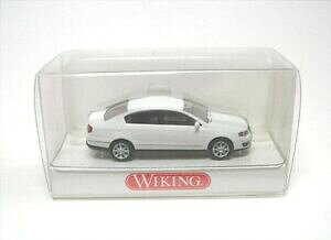 yz͌^ fJ[ pT[gxiLfBCXvw passat berlina candyweiss