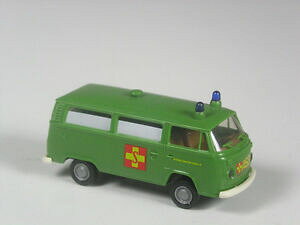 �y���������z�͌^�� ���f���J�[ ���A�u���L�i�t�@�~���[�O���[���R���t�H���b�Orare brekina vw t2 family asb ambulance green in conf orig
